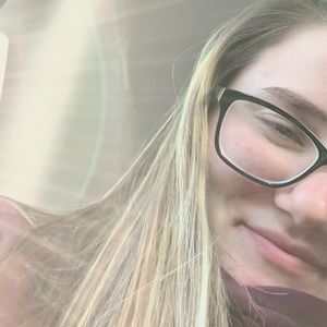 Meet your Posher, Avery